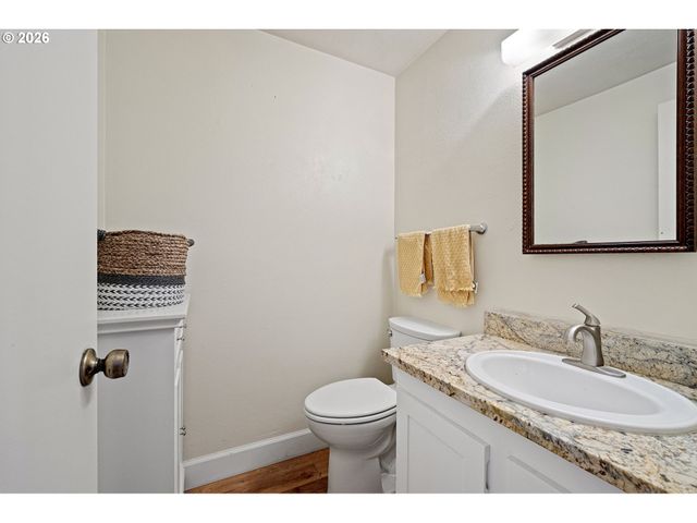 4429 FOX HOLLOW Rd 3, Eugene, OR 97405