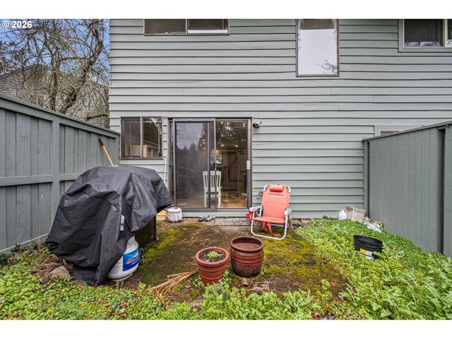 4429 FOX HOLLOW Rd 3, Eugene, OR 97405