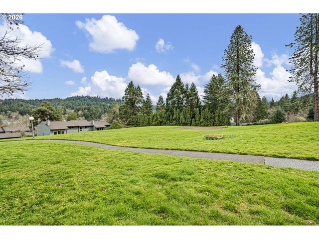 4429 FOX HOLLOW Rd 3, Eugene, OR 97405