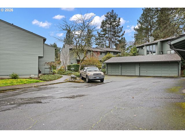 4429 FOX HOLLOW Rd 3, Eugene, OR 97405