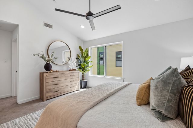 1901 N Carroll Avenue 104, Dallas, TX 75204