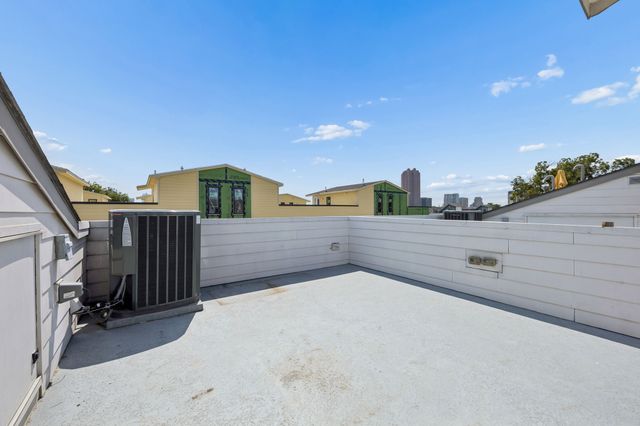 1901 N Carroll Avenue 104, Dallas, TX 75204