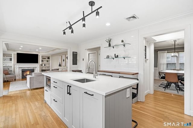 80 Third Avenue, Stratford, CT 06615