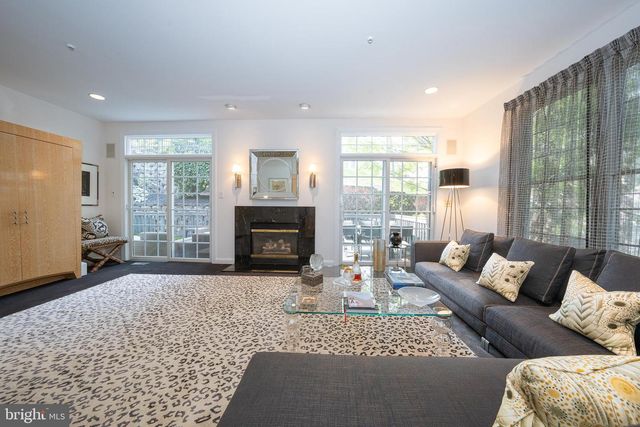 416 SPRING GARDEN LN, Conshohocken, PA 19428