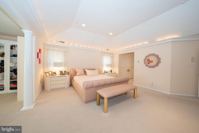 416 SPRING GARDEN LN, Conshohocken, PA 19428