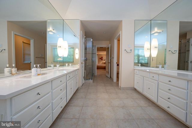 416 SPRING GARDEN LN, Conshohocken, PA 19428