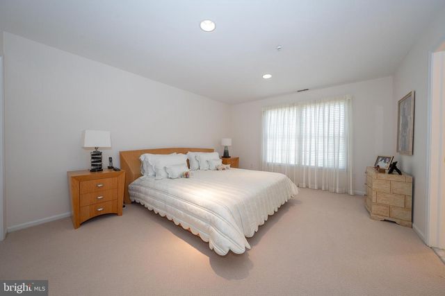 416 SPRING GARDEN LN, Conshohocken, PA 19428