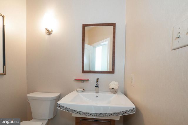 416 SPRING GARDEN LN, Conshohocken, PA 19428