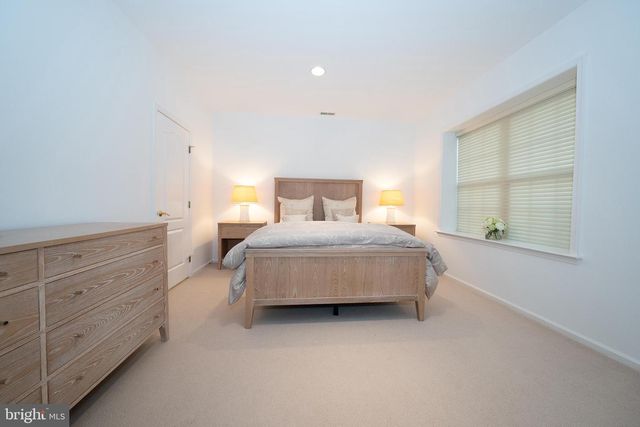 416 SPRING GARDEN LN, Conshohocken, PA 19428