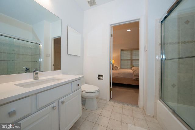 416 SPRING GARDEN LN, Conshohocken, PA 19428