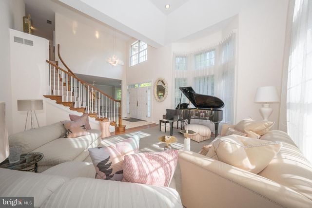 416 SPRING GARDEN LN, Conshohocken, PA 19428