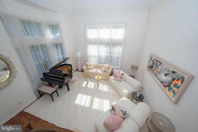 416 SPRING GARDEN LN, Conshohocken, PA 19428