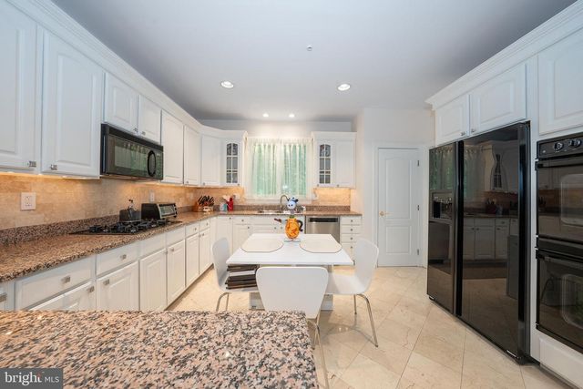 416 SPRING GARDEN LN, Conshohocken, PA 19428