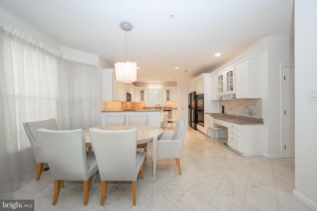 416 SPRING GARDEN LN, Conshohocken, PA 19428