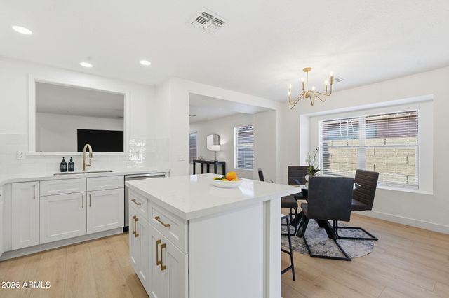 2219 S PALO VERDE Drive, Apache Junction, AZ 85120