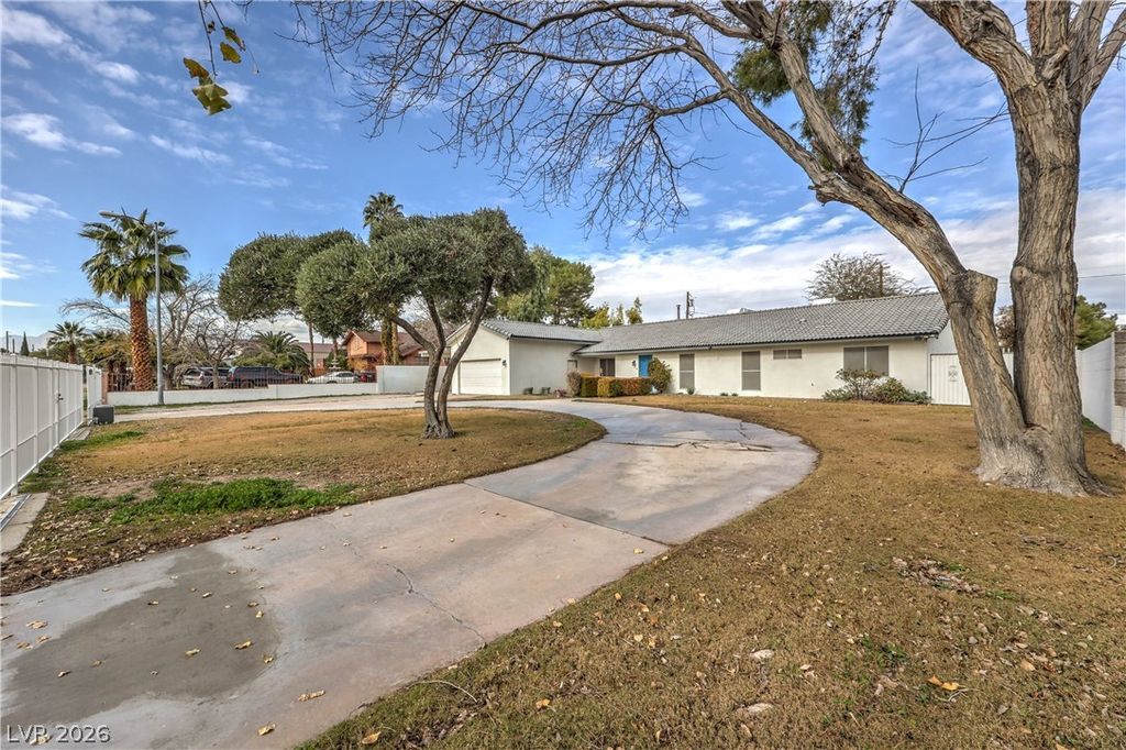 5854 Alfred Drive, Las Vegas, NV 89108 — photo 3