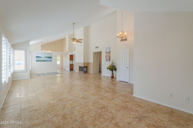 1247 E MARKETPLACE Way SE, Phoenix, AZ 85048