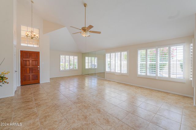 1247 E MARKETPLACE Way SE, Phoenix, AZ 85048