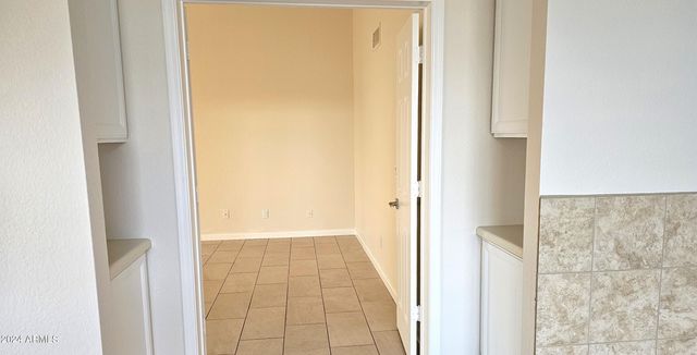 1247 E MARKETPLACE Way SE, Phoenix, AZ 85048