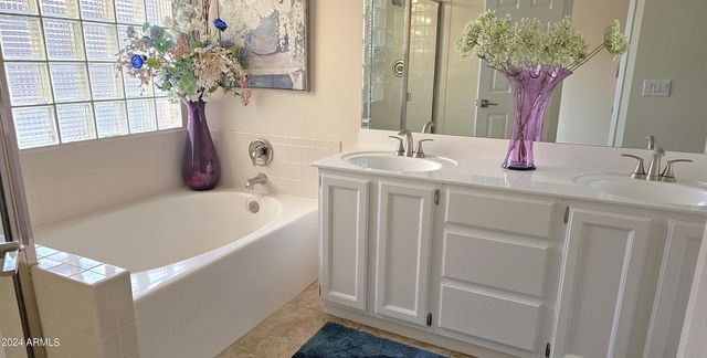 1247 E MARKETPLACE Way SE, Phoenix, AZ 85048