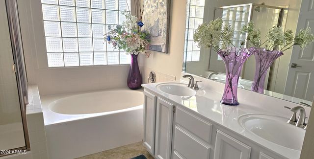 1247 E MARKETPLACE Way SE, Phoenix, AZ 85048