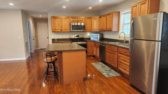 145 Zoe Circle, Jacksboro, TN 37757