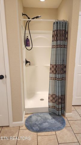 145 Zoe Circle, Jacksboro, TN 37757