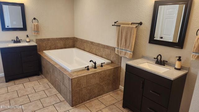 145 Zoe Circle, Jacksboro, TN 37757