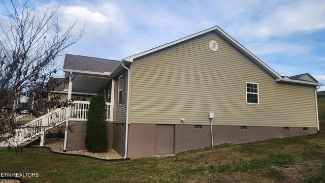 145 Zoe Circle, Jacksboro, TN 37757