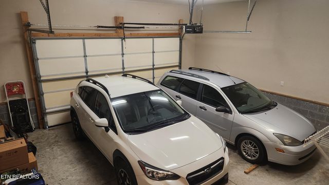 145 Zoe Circle, Jacksboro, TN 37757