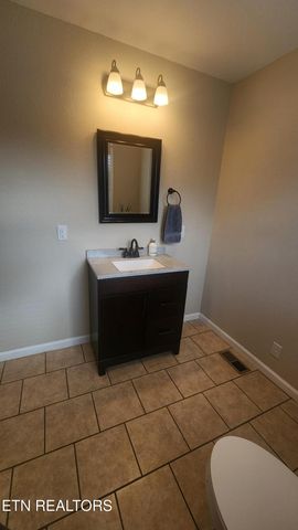 145 Zoe Circle, Jacksboro, TN 37757