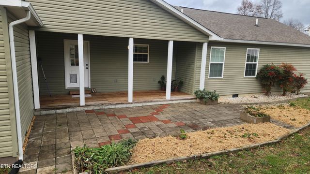 145 Zoe Circle, Jacksboro, TN 37757