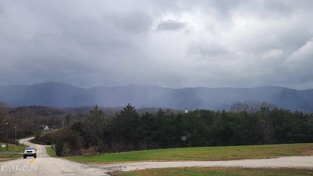 145 Zoe Circle, Jacksboro, TN 37757