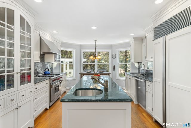 27 Crest Road, Norwalk, CT 06853