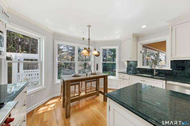 27 Crest Road, Norwalk, CT 06853