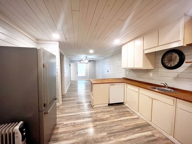 212 Westwood Dr, Mcminnville, TN 37110