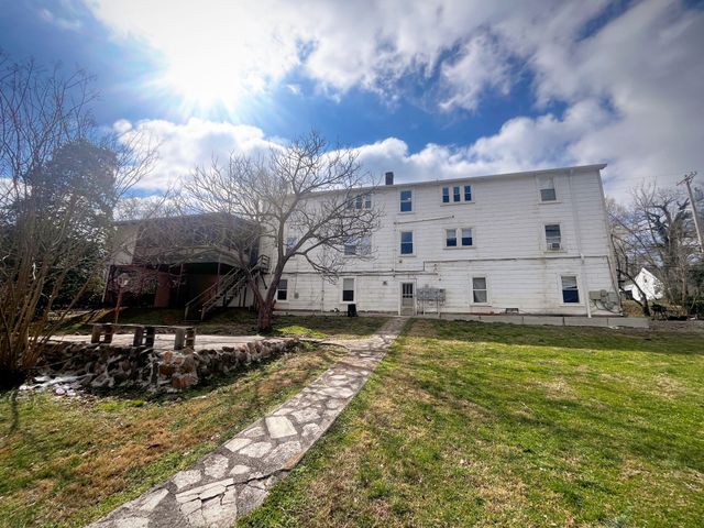 212 Westwood Dr, Mcminnville, TN 37110