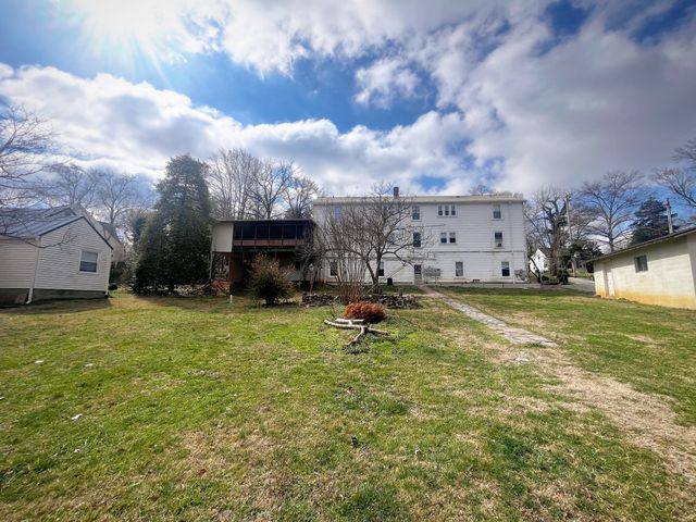 212 Westwood Dr, Mcminnville, TN 37110