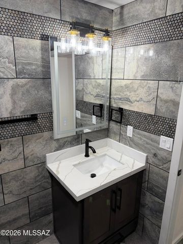 29 Circulo Nomada, Tubac, AZ 85646