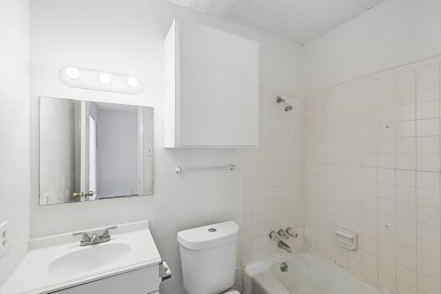 2637 W Randol Mill Road 2643-B, Arlington, TX 76012