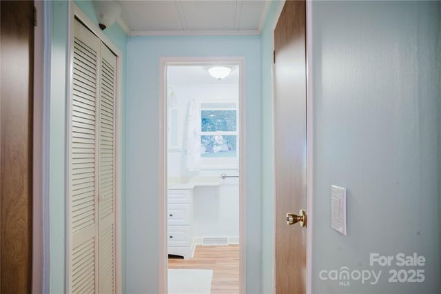 402 Deerfield Court, Hendersonville, NC 28792