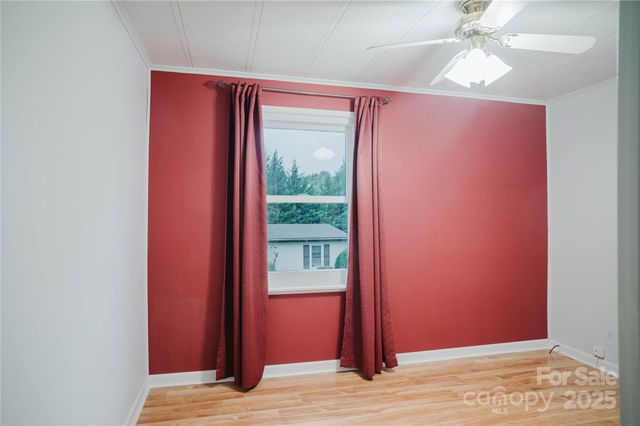 402 Deerfield Court, Hendersonville, NC 28792