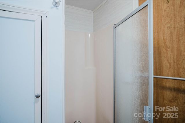 402 Deerfield Court, Hendersonville, NC 28792