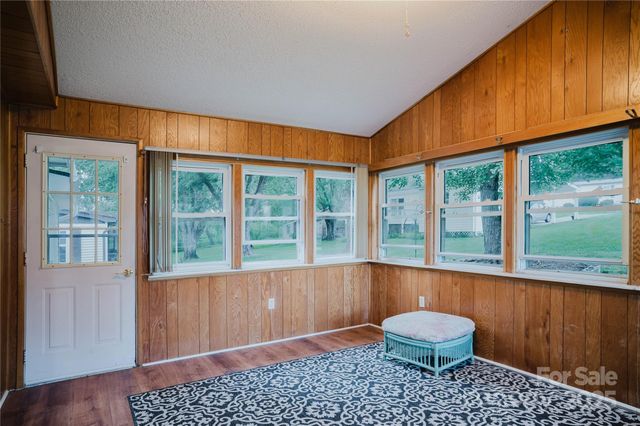 402 Deerfield Court, Hendersonville, NC 28792