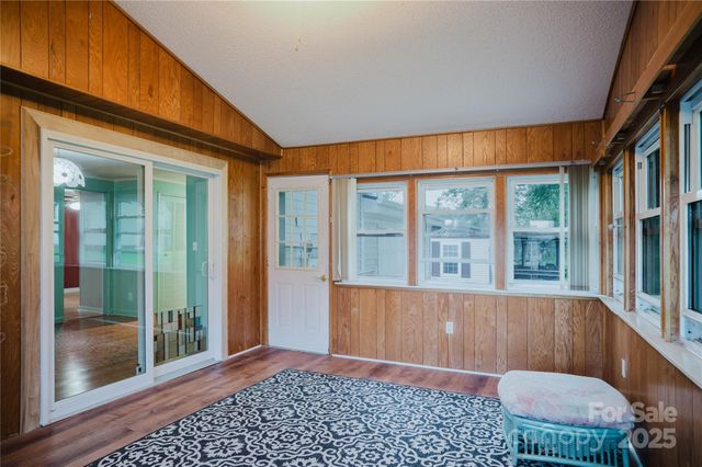 402 Deerfield Court, Hendersonville, NC 28792