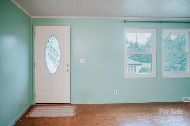402 Deerfield Court, Hendersonville, NC 28792