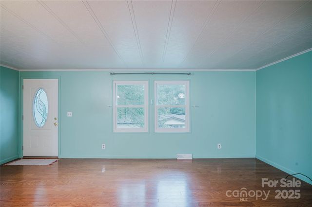 402 Deerfield Court, Hendersonville, NC 28792