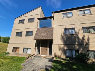 49 Oak Hill Colony Street 7, Fox Lake, IL 60020