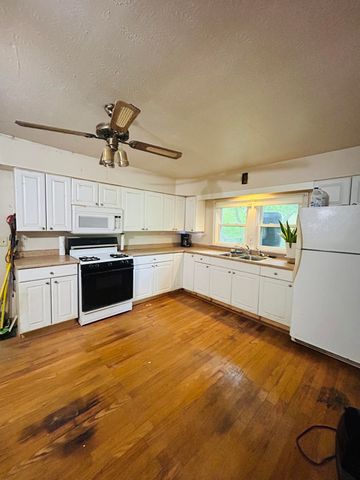 10061 Persimmon Grove Pike, Alexandria, KY 41001