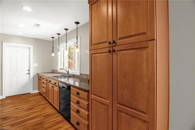 438 Valleymeade Drive, Kernersville, NC 27284